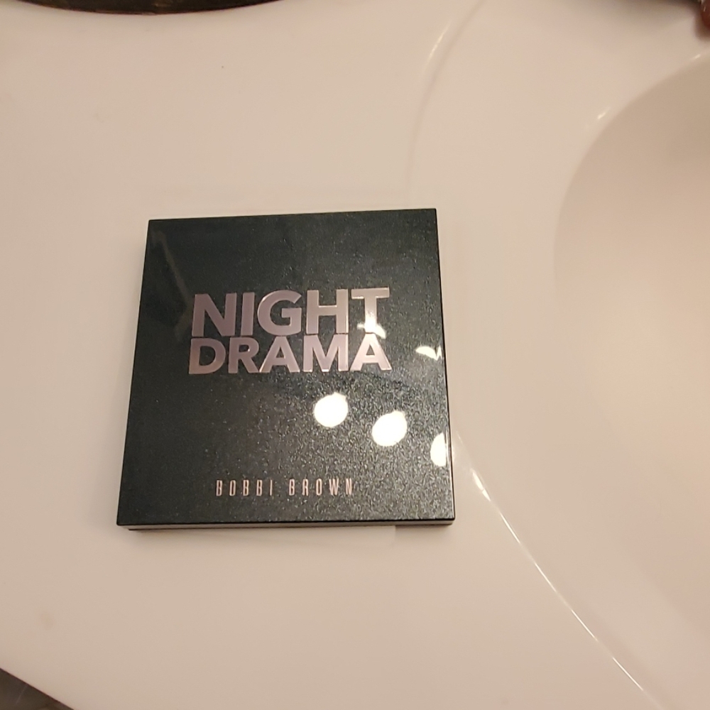 Bobbie brown will include brush